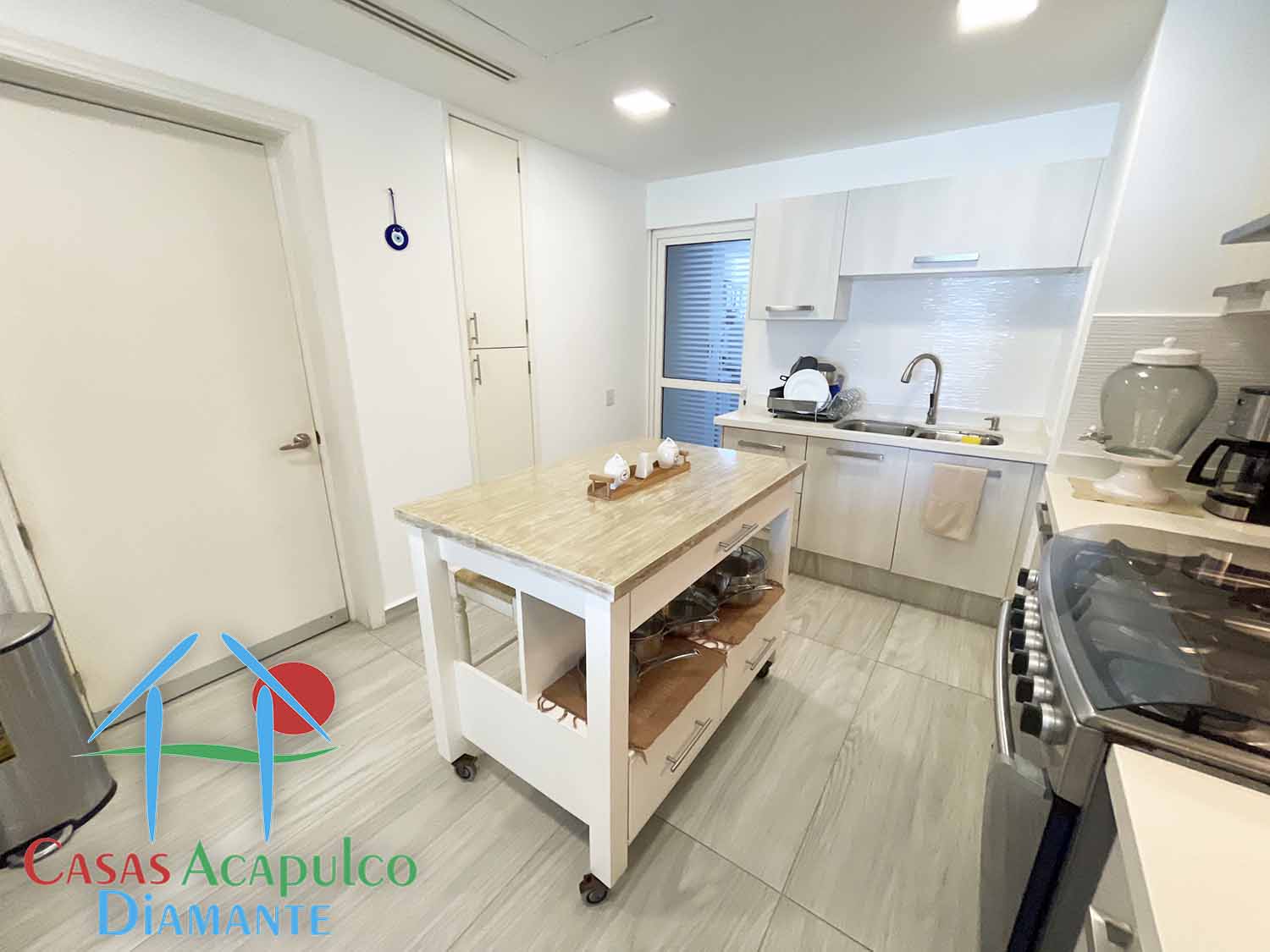 Maralago C 202 - Cocina antes de Otis 6